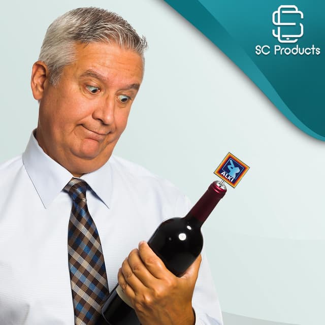 Detalle 2 de SC Products Alki Wine Stopper aluminium bottle stopper (funny “ALKI” design) for men