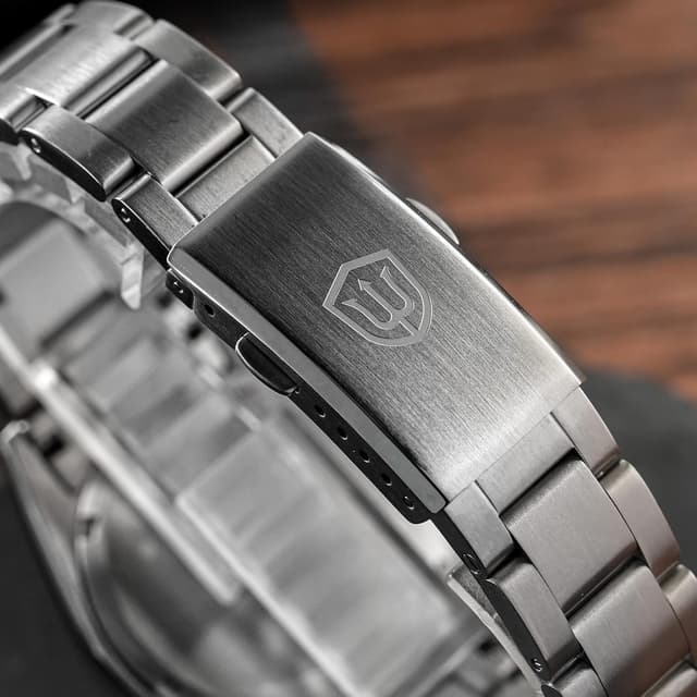 Detalle de watchdives WD1016 VH31 Quarzuhr Herrenarmbanduhr (37 mm) aus 316L-Edelstahl, wasserdicht bis 100 m