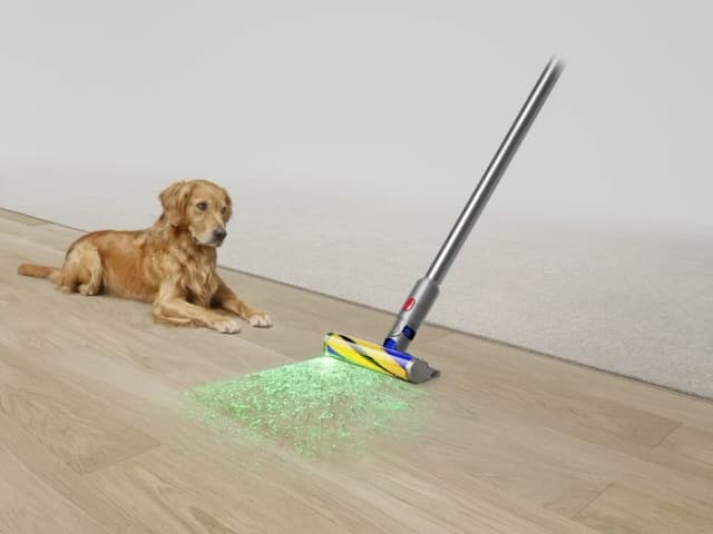 Detalle 2 de Dyson V15 Detect Fluffy: kabelloser Staubsauger mit Stauberkennung und LCD-Anzeige