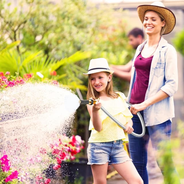 Detalle 2 de Rosy Earth Expandable Garden Hose, 100 FT