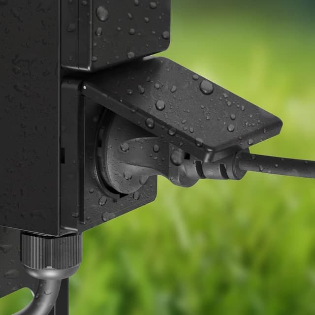 Detalle de ledscom.de PIWI Garten-Steckdosensäule mit Erdspieß, IP44, 2-fach, Edelstahl schwarz eckig, 30 cm