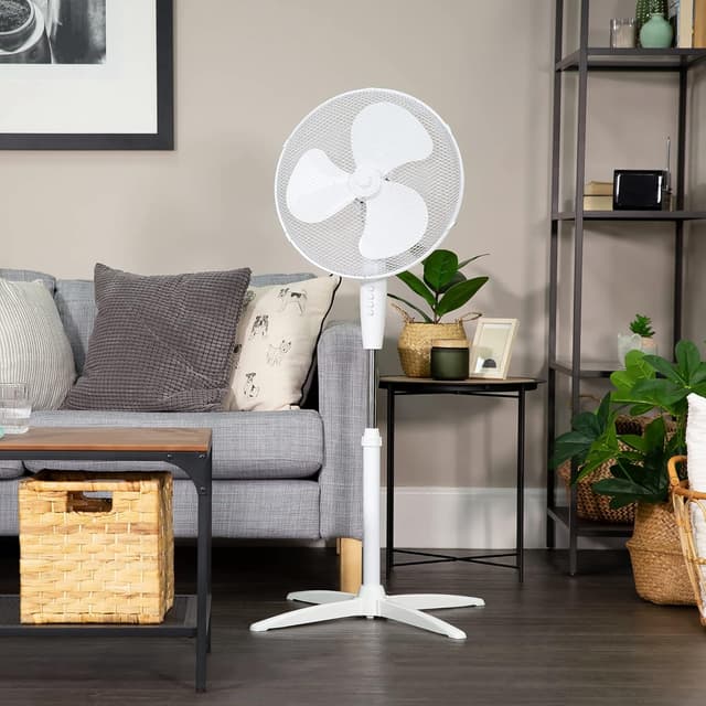 Detalle 2 de Russell Hobbs RHPPF1621 16 Inch lightweight pedestal fan with 3 speeds and adjustable height