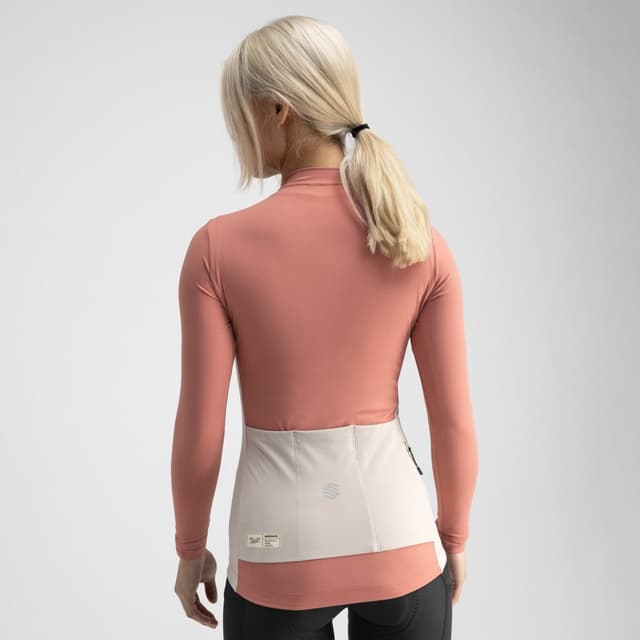 Detalle 2 de Siroko GM3 Maillot gravel mujer manga larga 🚴♀