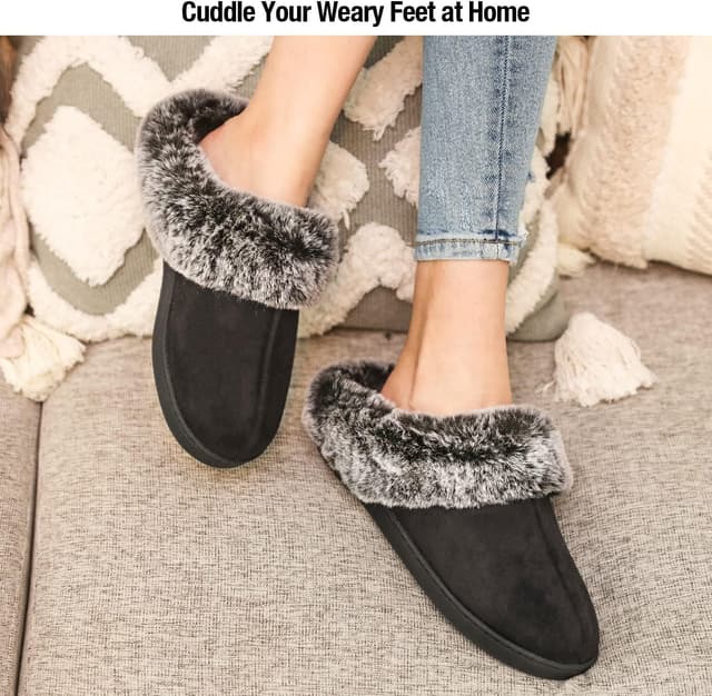 Detalle de VeraCosy Women’s Classic Suede Memory Foam Slippers with Faux Fur Collar