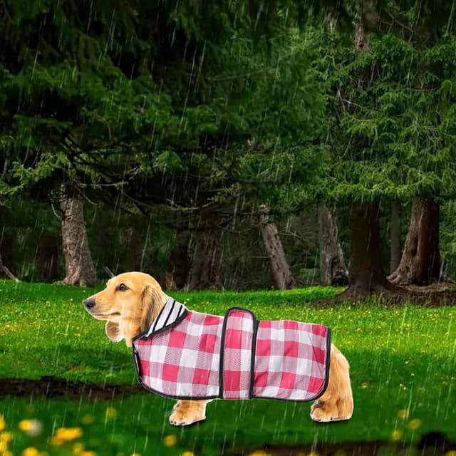 Detalle de Lightweight Dachshund raincoat with reflective straps and harness hole (Pink Grid, L)