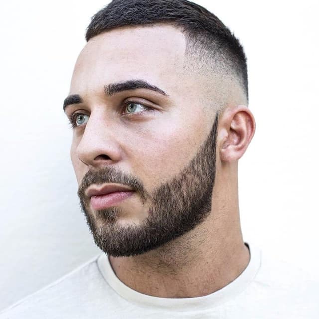 Detalle 2 de MYCARBON Pettine per barba uomo in acciaio inox con design a Z per styling e rifinitura