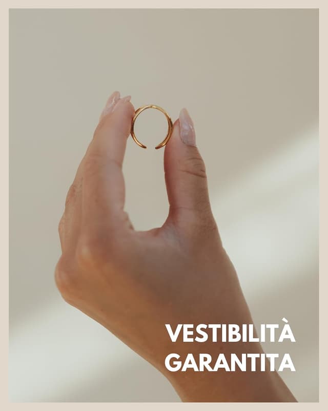 Detalle de Anello regolabile GD GOOD.designs EST. 2015 a forma di X in acciaio inossidabile placcato oro 18 carati