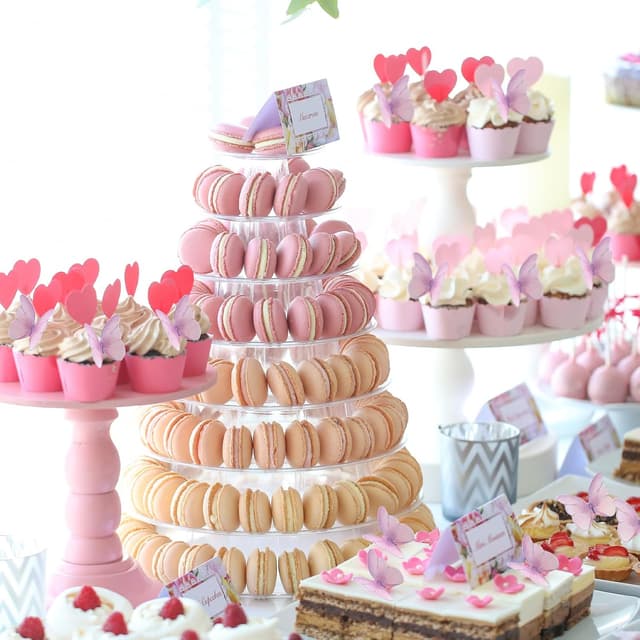 Detalle de Ouxayapl 48 essbare Schmetterlinge als Tortendeko (lila) für Hochzeit, Geburtstag & Partys