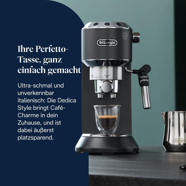 Detalle 2 de De'Longhi Dedica Style Perfetto (EC685.BK) – kompakte Siebträgermaschine mit Milchaufschäumer, ESE-Pads & 15-Bar-Druck