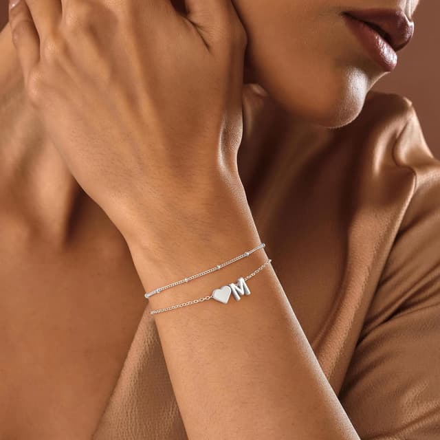 Detalle de TINGN Armband für Damen mit Herz & Buchstaben (Monogramm) – 14K Gold vergoldet, verstellbar