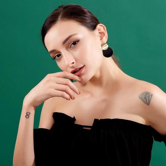 Thumbnail 3 de LILIE&WHITE Orecchini Geometrici Nero Oro