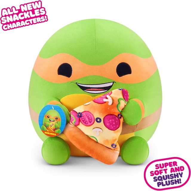 Detalle 2 de Snackles 35 cm Plush Teenage Mutant Ninja Turtles Edition by ZURU (Michelangelo) with pizza snack accessory