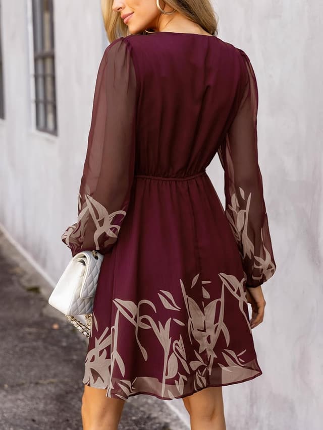 Detalle de Cupshe mini abito in chiffon bordeaux con scollo a V e maniche a sbuffo