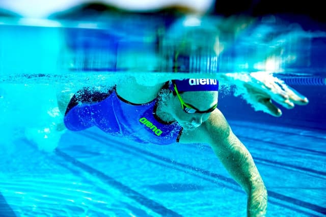 Thumbnail 4 de arena Tracks Wettkampf Schwimmbrille 4 đ