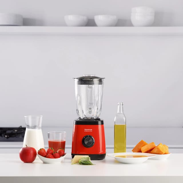 Detalle 2 de Taurus Optima Easy 1500 — batidora de vaso roja 🥤