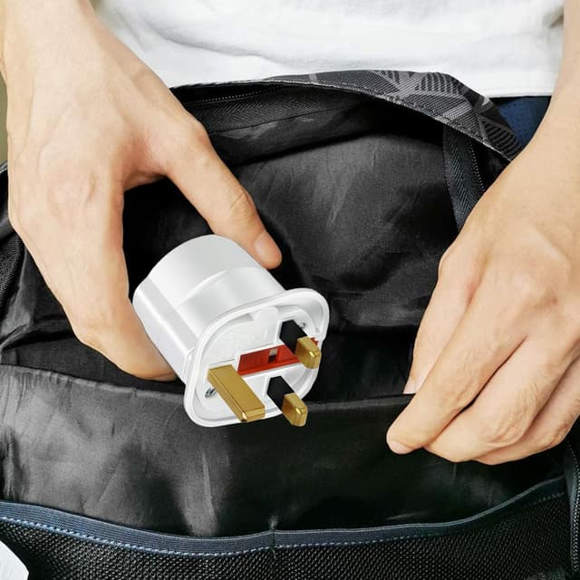 Detalle 2 de European to UK plug adapter 2 pack 13A