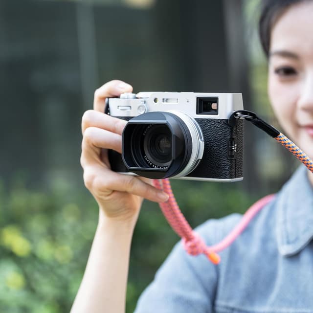 Detalle 2 de JJC Classic Square Metal Lens Hood with 49mm Adapter Ring for Fujifilm X100VI / X100V / X100F (Black)