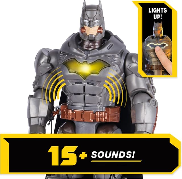 Detalle de DC Comics Batman Personaggio Deluxe Battle Strike da 30 cm con 5 accessori e oltre 20 suoni