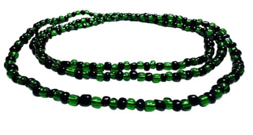 Detalle de Collar de Oggún (Eleke) Yoruba/Ifá hecho a mano – fuerza, trabajo y protección