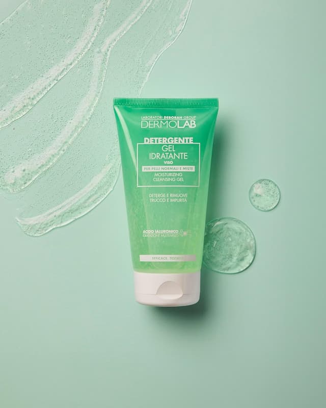 Detalle 2 de Dermolab Gel Detergente Idratante Viso con Acido Ialuronico per pelli normali e miste, 150 ml