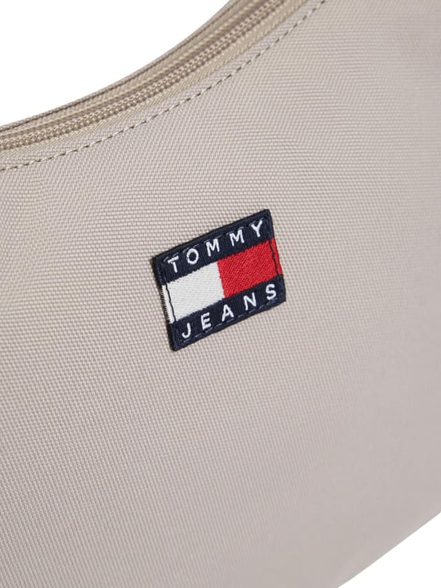 Detalle de Tommy Jeans Tjw Ess Daily Shoulder Bag tracolla