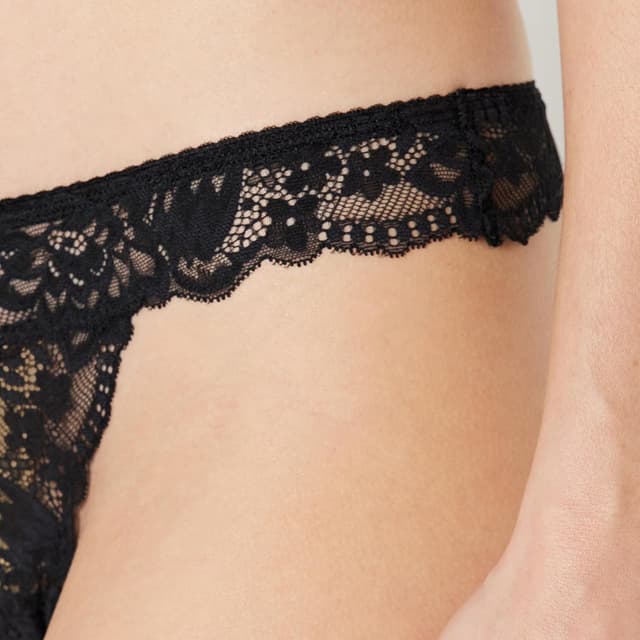 Thumbnail 3 de Amazon Essentials Stretch Galloon Lace Thong — Women’s