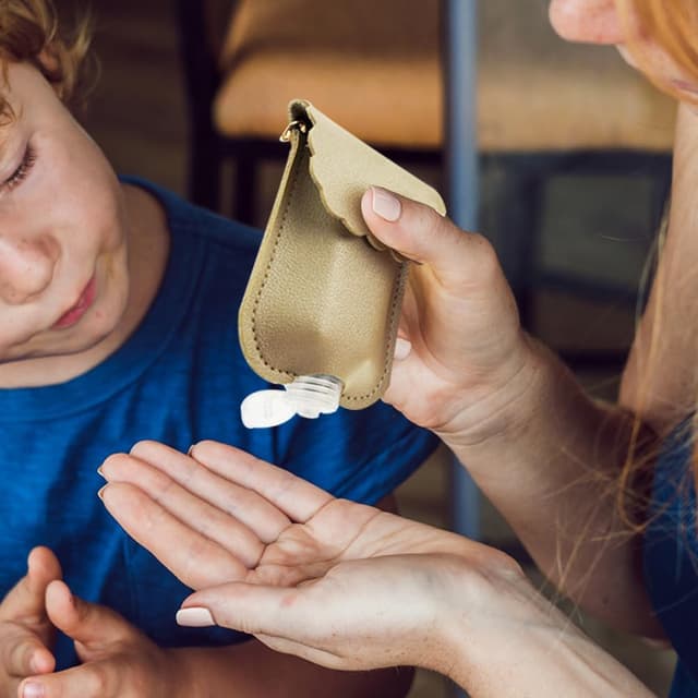 Thumbnail 4 de Qusmeiyici 4 Mini Travel Hand Sanitiser Bottles