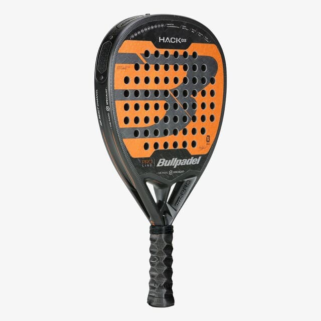 Detalle de Bullpadel Hack 03 24 — Pala de pádel 2024