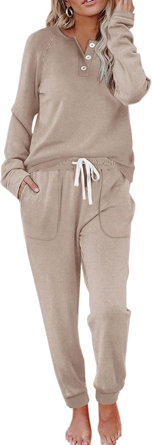 Detalle de WIHOLL Two-Piece Lounge Set for Women (Button-Down Henley Sweatshirt & Sweatpants)