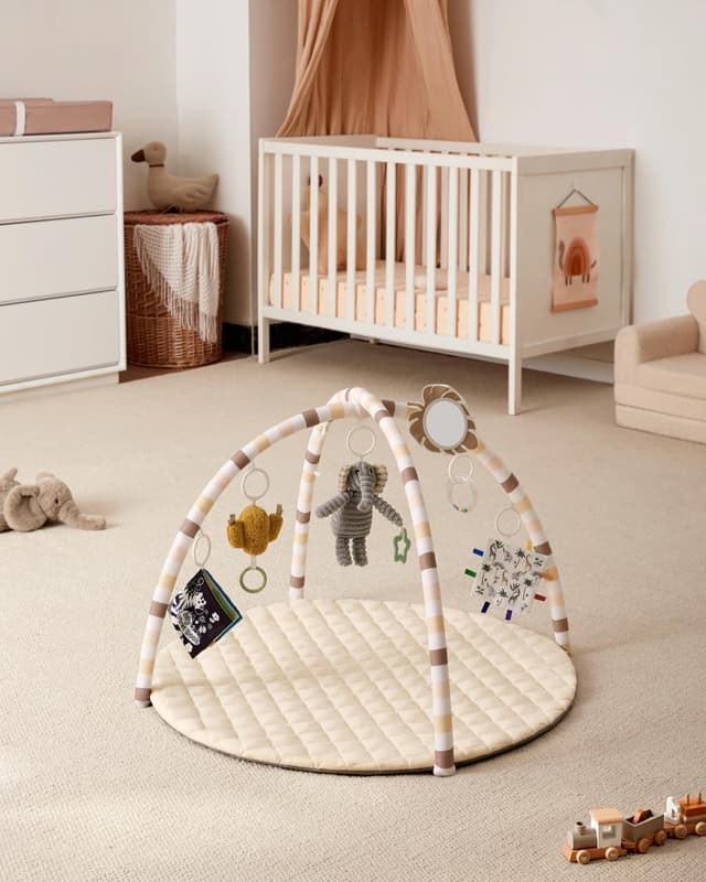 Detalle de Blissful Diary Spielbogen Baby Spieldecke (85 × 85 cm) mit 6 abnehmbaren Spielzeugen – Beige