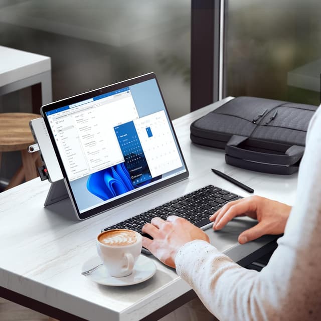 Detalle 2 de Satechi USB-C Dual Hub 6-in-1 für Surface (USB4 100W, 40 Gbps) mit HDMI & SD/microSD