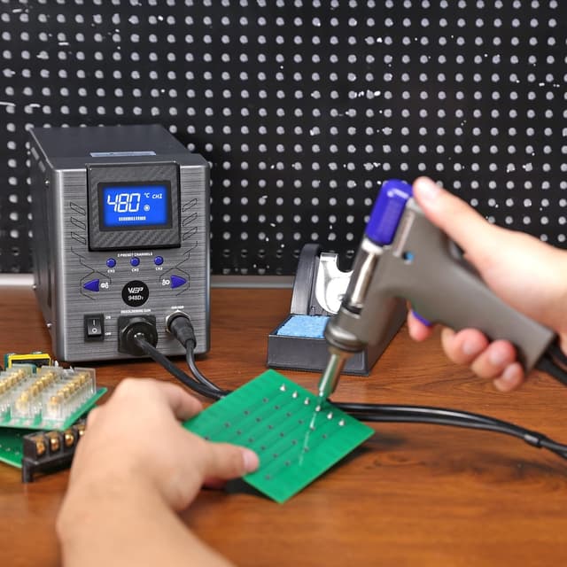 Detalle de WEP 948D-I stazione dissaldante ad alta potenza 110W con 4 ugelli e controllo temperatura a 3 canali