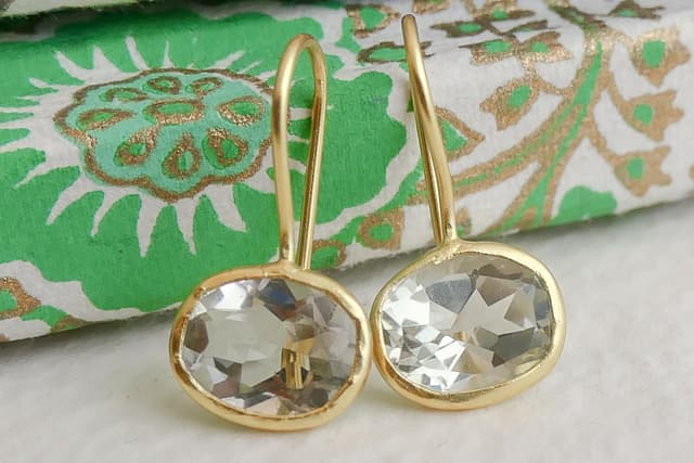 Detalle de Grüner Amethyst Gold plattiert 925 Sterling Silber Ohrhaken – handgefertigte Edelstein-Ohrringe