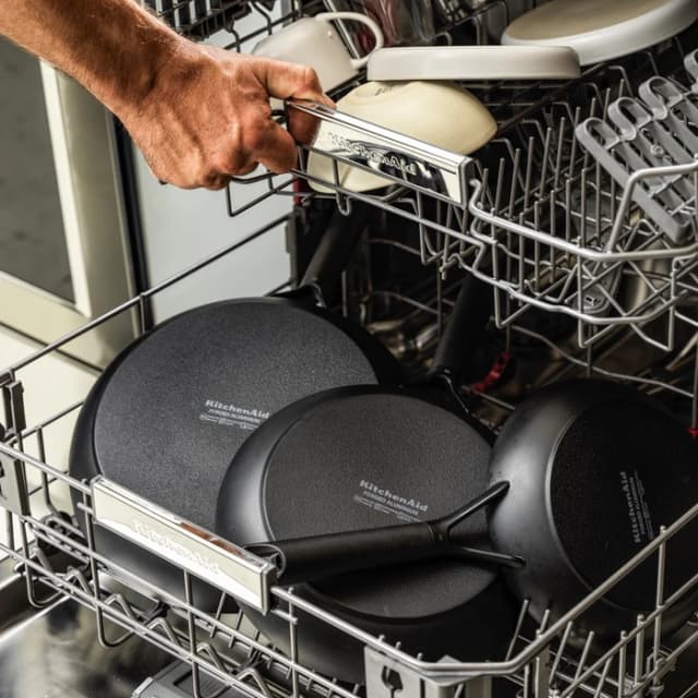 Detalle 2 de KitchenAid Classic Forged Wok 28 cm