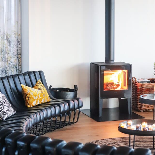 Detalle de Hergom Glance estufa de leña 7 kW