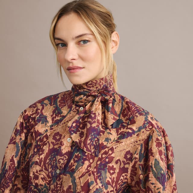 Detalle 2 de Verhunt camisa de mujer con lazo 100% algodón