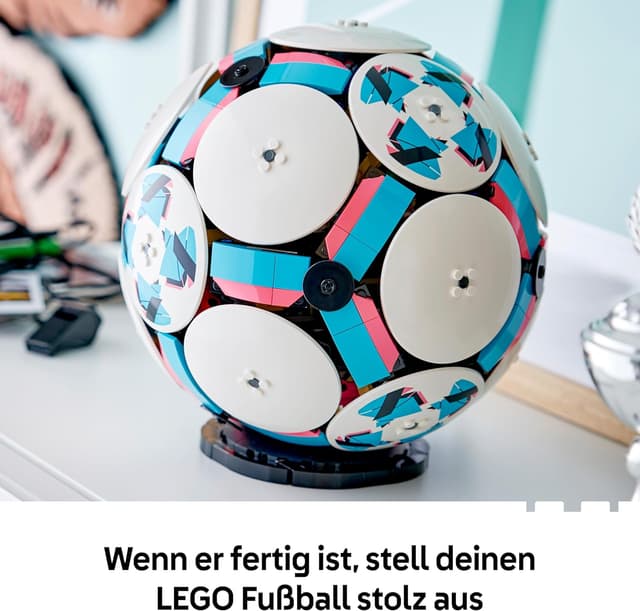 Thumbnail 6 de LEGO Editions 43019 Fußball 3D-Modellbau mit Miniaturstadion und interaktiver Jubelszene