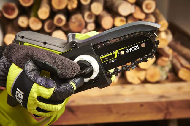 Detalle 2 de Ryobi RY18PSX10A-0 18V ONE+ Cordless Brushless 10cm Pruning Saw (Bare Tool)