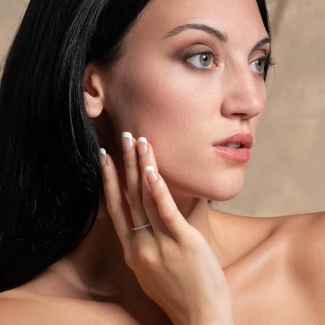 Detalle 2 de namana Bague fine en argent 925 avec zircons sertis (taille 56) pour femme