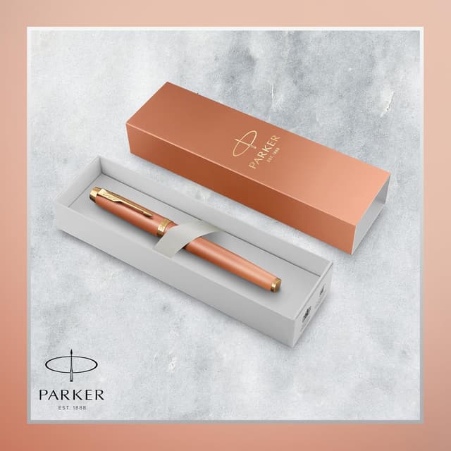 Detalle 2 de Parker IM Writing Rituals Füllfederhalter – orangefarbenes Gehäuse mit Farbverlauf, goldene Zierelemente, blaue Tinte & Geschenkbox