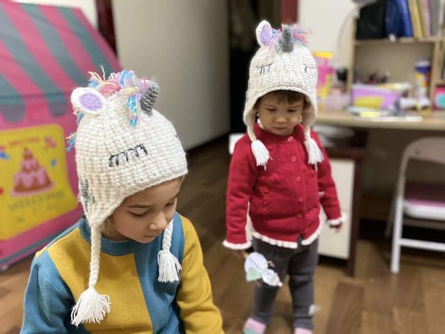 Thumbnail 3 de Gifts Treat Cappello Unicorno/Dinosauro per Bambini 52 cm