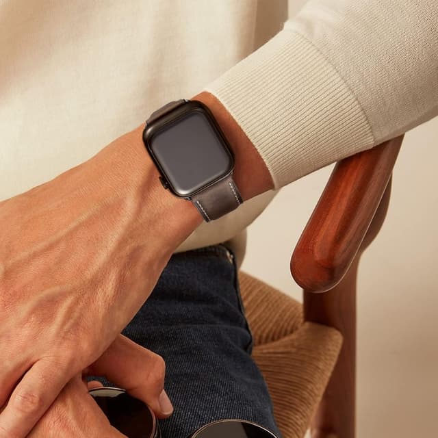 Detalle de Bracelet Apple Watch en cuir véritable WFEAGL (44/45/46/49 mm et 42 mm) pour Series/SE/Ultra, café ou noir