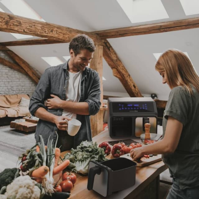 Detalle 2 de Universal Blue Crispy 6008DB, freidora de aire dual