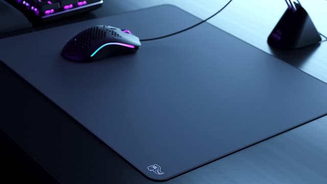 Detalle de Glorious Gaming Elements ICE gaming mousepad (glass-infused cloth surface) – 430 x 380 x 3mm, black