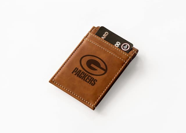 Detalle 2 de Rico Industries Laser Engraved Front Pocket Wallet (Green Bay Packers), Brown