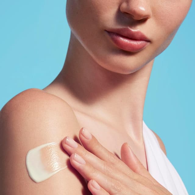 Detalle 2 de Biotherm Waterlover Hydrating Sun Milk LSF 50 – feuchtigkeitsspendende, wasserfeste Sonnenmilch