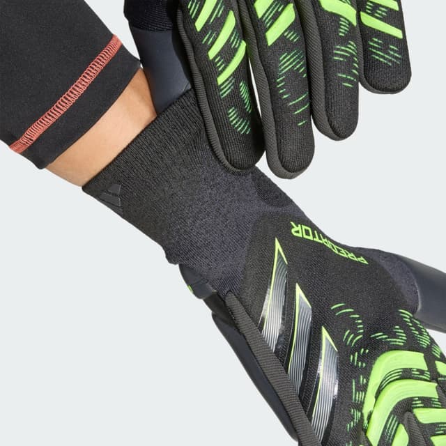 Detalle de Guantes de portero Adidas Predator Pro negros