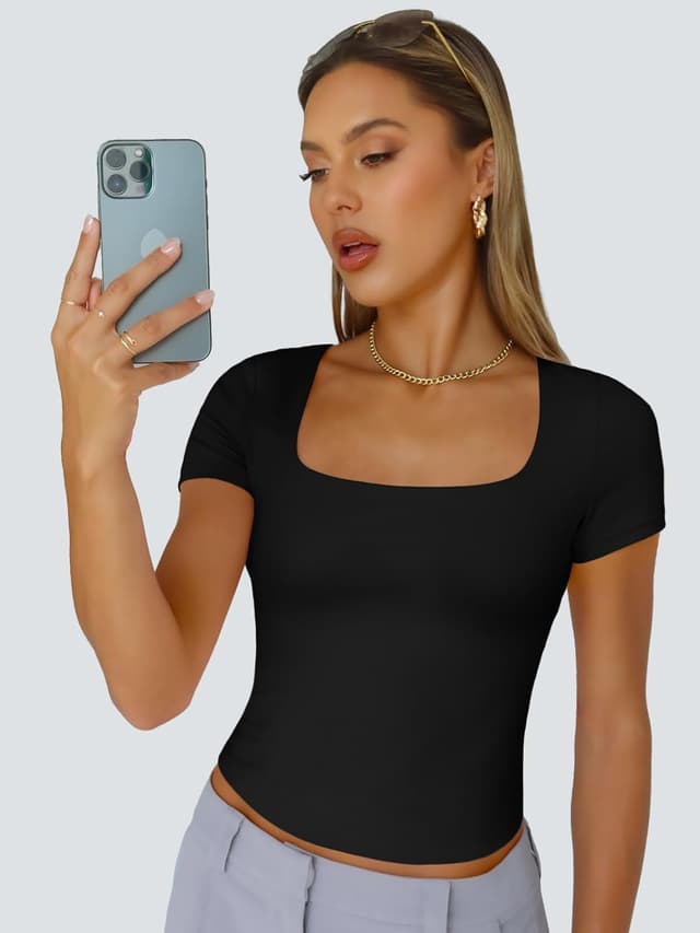 Detalle 2 de Trendy Queen Double Lined Square Neck Short Sleeve Crop Top T-Shirt for Women