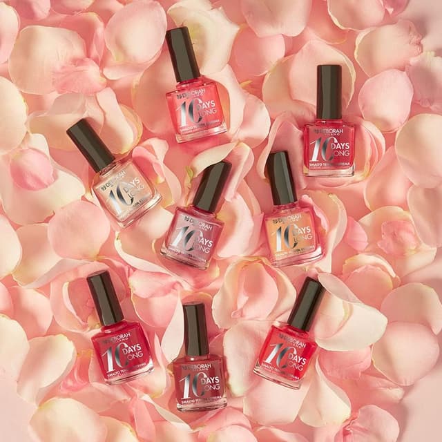 Detalle de DEBORAH Smalto 0 Days Long N.897 “Fire Heart” con formula nutriente e finitura luminosa