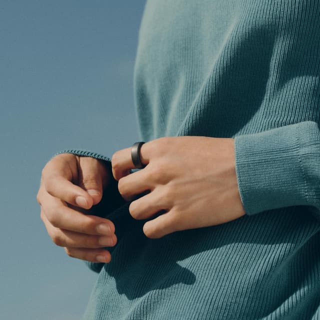 Detalle 2 de Oura Gen3 Horizon Smart-Ring (Größe 13, Stealth) – Schlaf-, Herzfrequenz- und Fitnesstracking